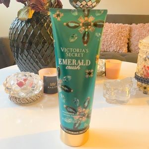 Victoria’s Secret body lotion